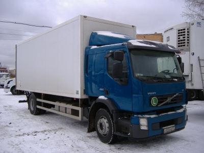 Бортовой автомобиль volvo fes 4х2, изотерма